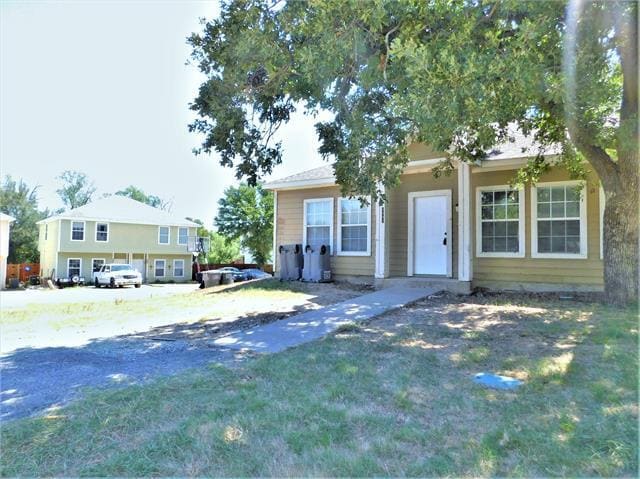 Building Photo - 5992 Robinwood Ln
