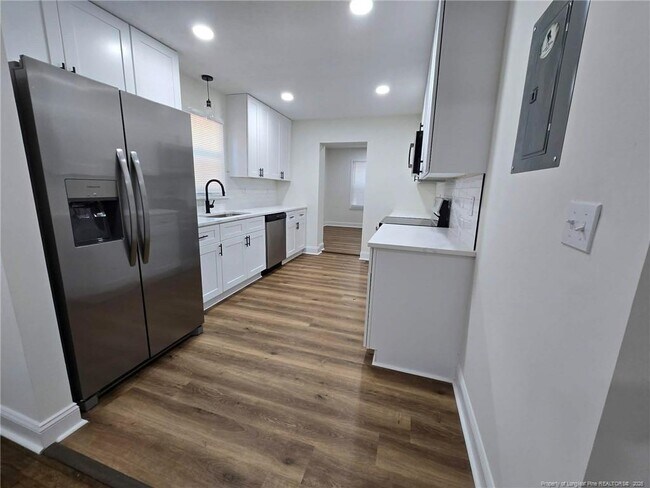 Building Photo - 4909 Walnut Dr