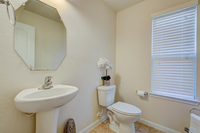 Building Photo - 23707 Walnut Maze Ct