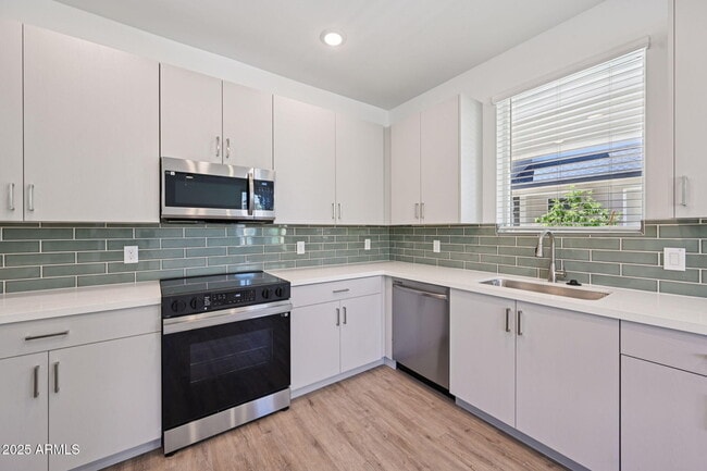 Building Photo - 2120 JENNIFER LYNN Way