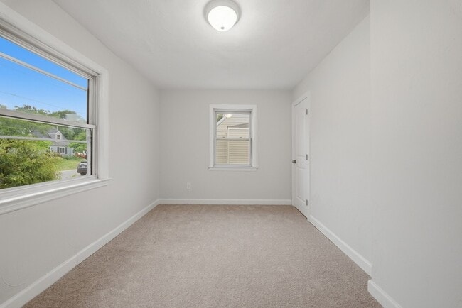 Building Photo - 8037 Crescent Rd