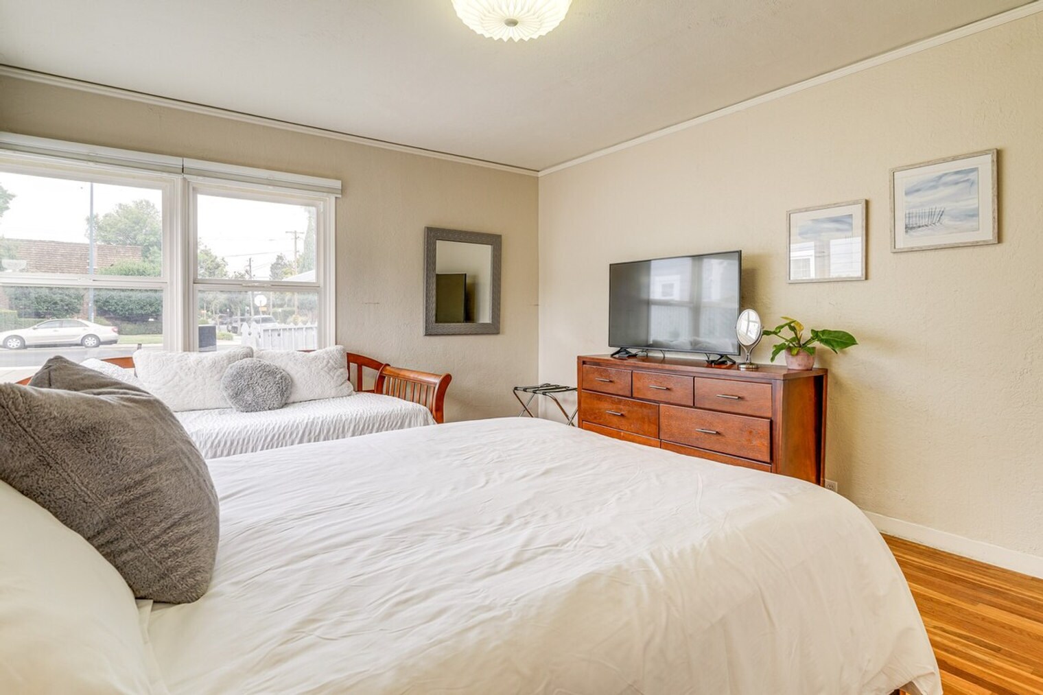 Building Photo - 510 S Murphy Ave