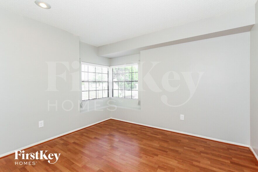 Building Photo - 4323 E Beck Ln
