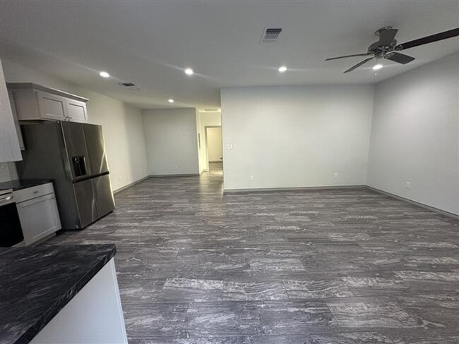 Building Photo - 13314 County Rd 285