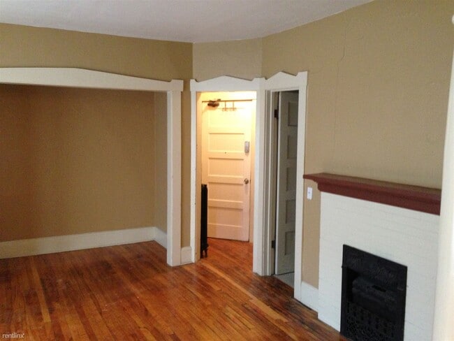 Building Photo - 2 br, 1 bath  - 456 Wealthy St SE Apt 9