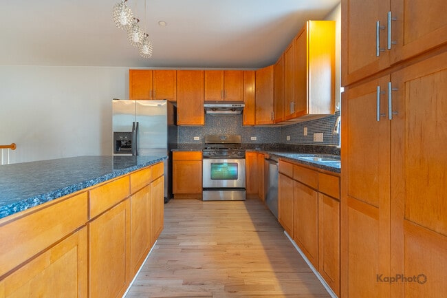 Building Photo - 3607 W 53rd St