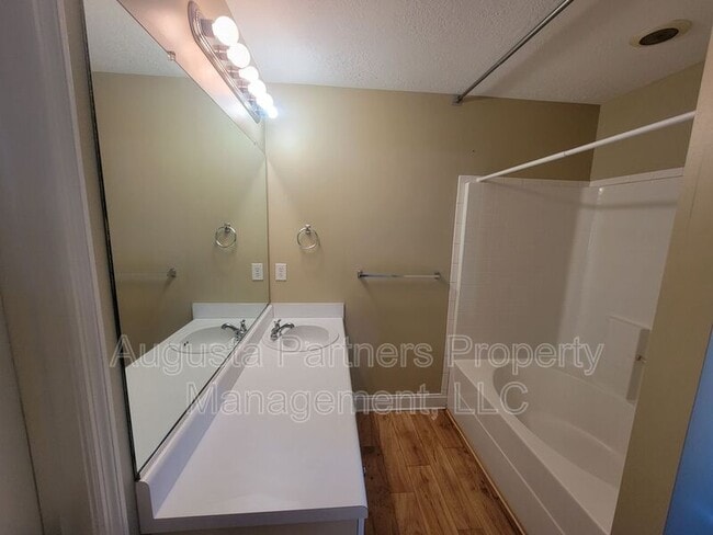 Building Photo - 2205 Whitney S Ct