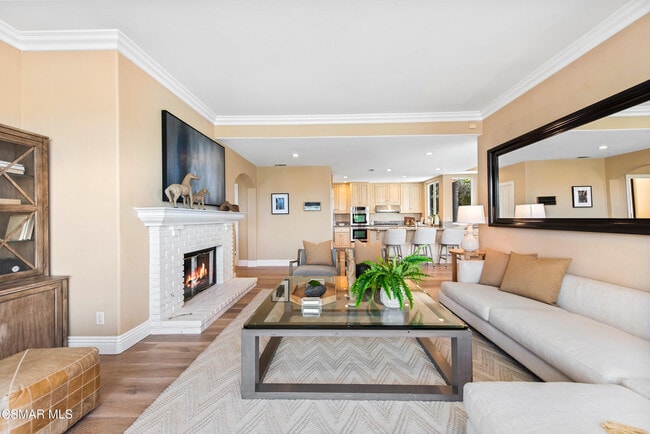 Building Photo - 1074 Deseo Ave