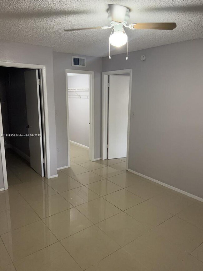 Building Photo - 15661 SW 104th Terrace