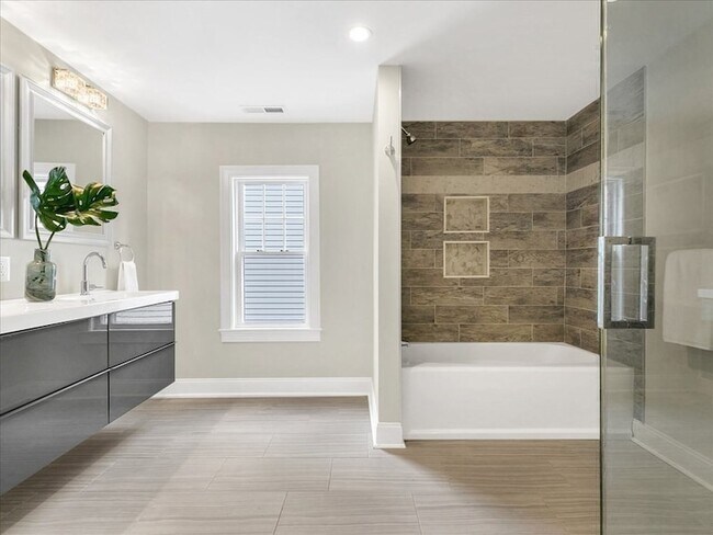 Building Photo - 18 Laurel St