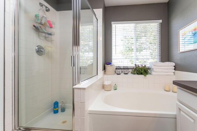 Building Photo - Charming Monument Retreat with  Private Ba...