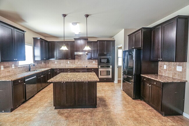 Building Photo - 1357 Highwoods Pass