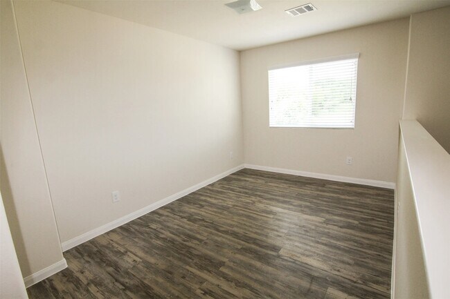 Building Photo - 6011 Peaceful Ridge Dr