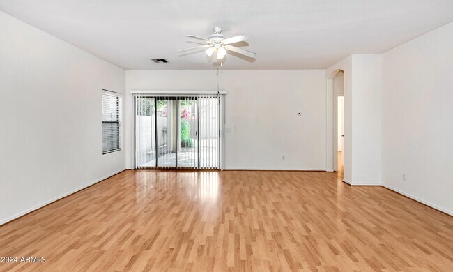 Building Photo - 12839 W Sells Dr