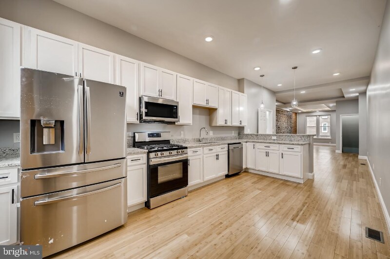 Primary Photo - 2115 Homewood Ave