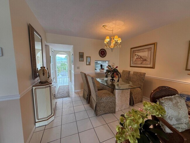 Building Photo - 20 Yacht Club Dr