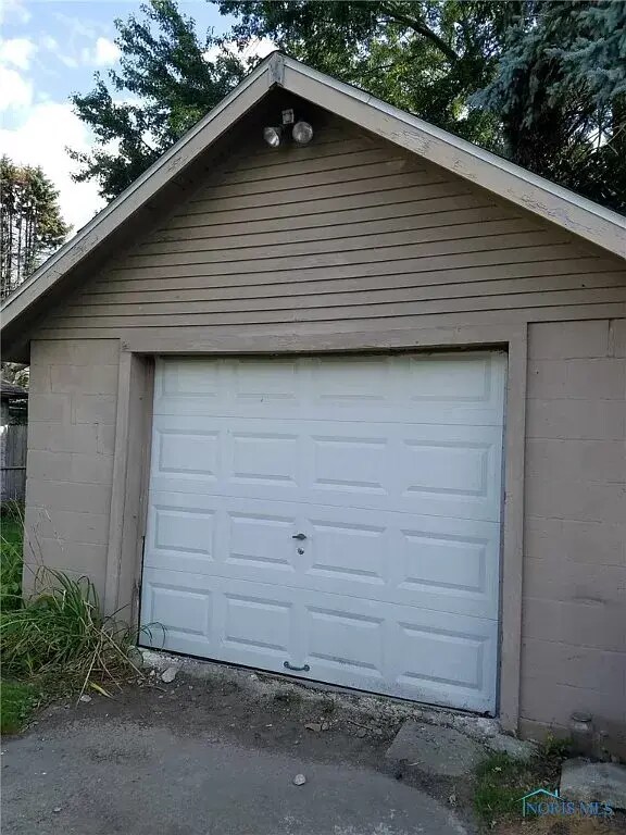 Building Photo - 1831 Berdan Ave