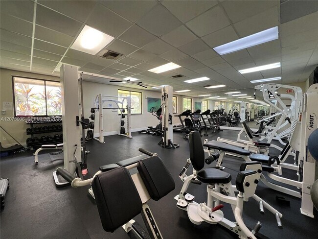 Building Photo - 13100 SW 92nd Ave