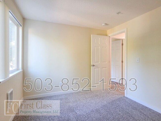 Building Photo - 3602 SW Beaverton Hillsdale Hwy