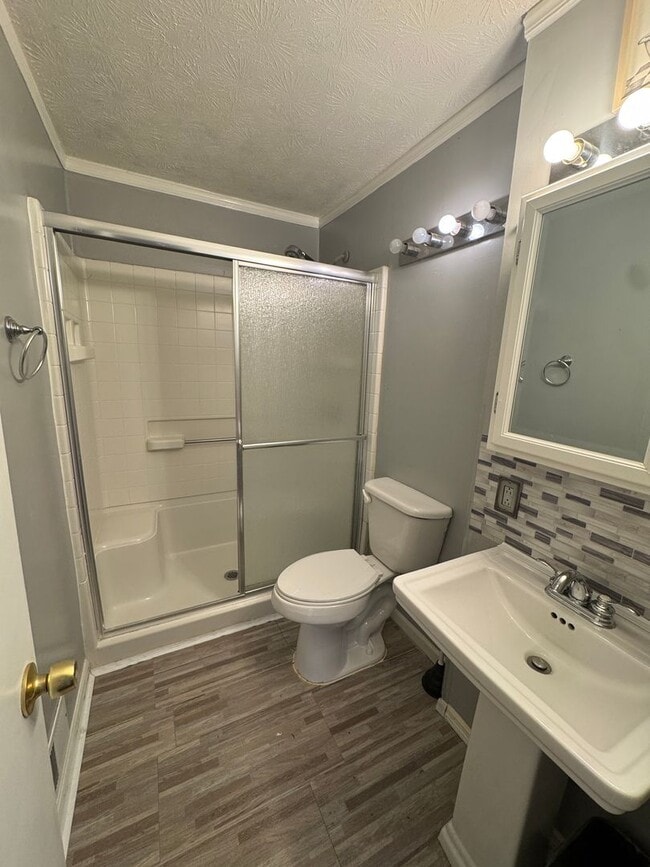 Building Photo - 6304 Sherwood Dr