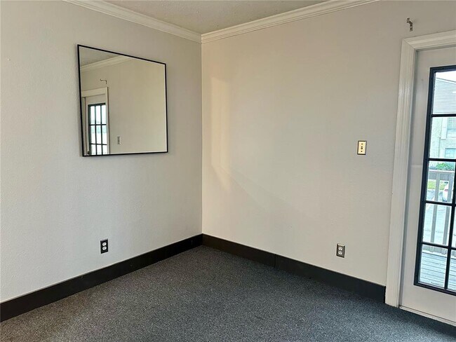 Building Photo - 435 Wymore Rd