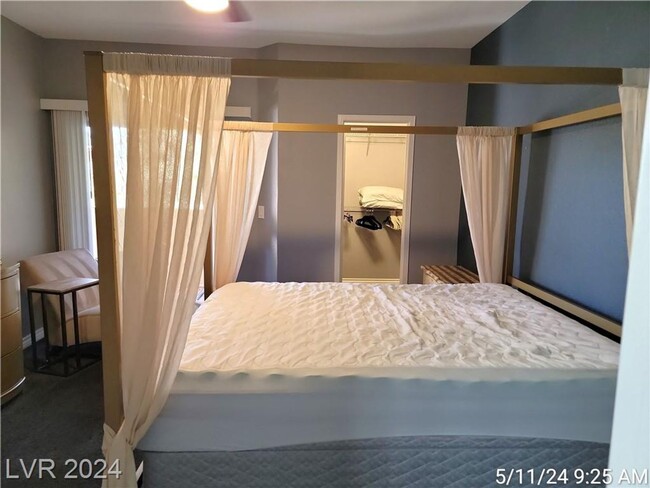 Building Photo - Green Valley, Lovely 2-Bedroom Fully Furni...