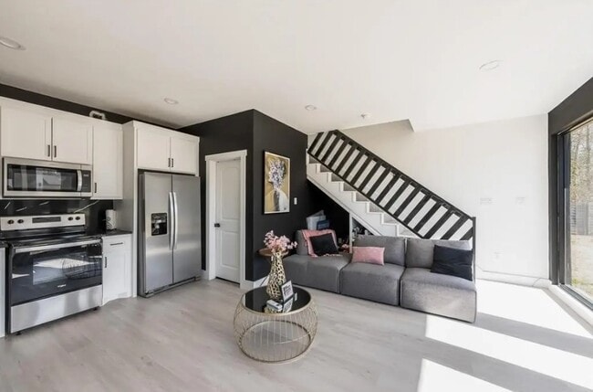 Building Photo - 13 Rd 660