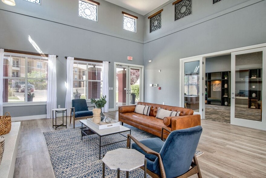 Building Photo - Villas at Zaragosa