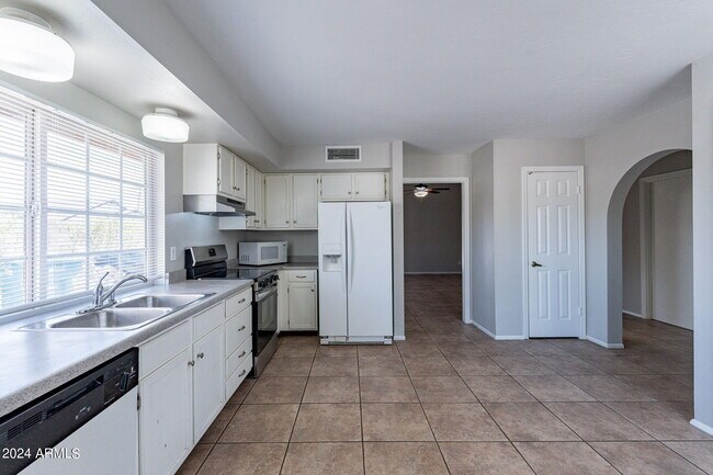 Building Photo - 4315 W Morrow Dr