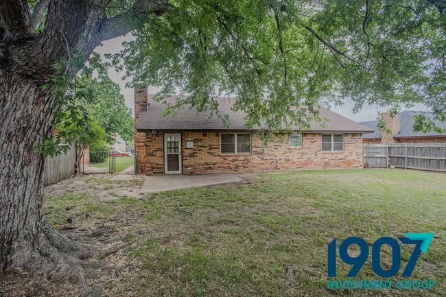 Building Photo - 1200 N Patterson Dr