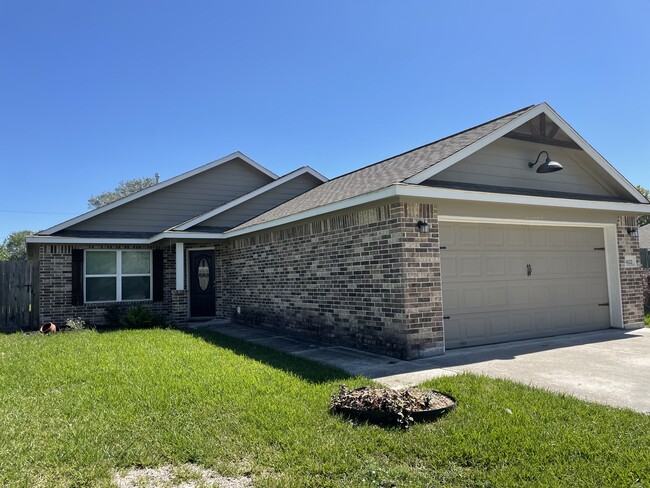 Building Photo - 6122 Stoney Brook Dr