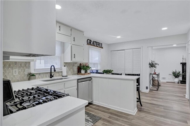 Building Photo - 175 Hunters Glen