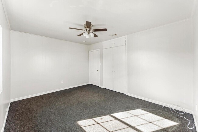 Building Photo - 4637 Carmen St