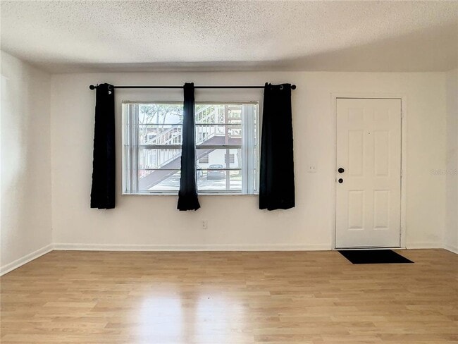 Building Photo - 9115 Tudor Dr