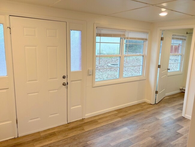 Building Photo - 239 Timberlane Dr
