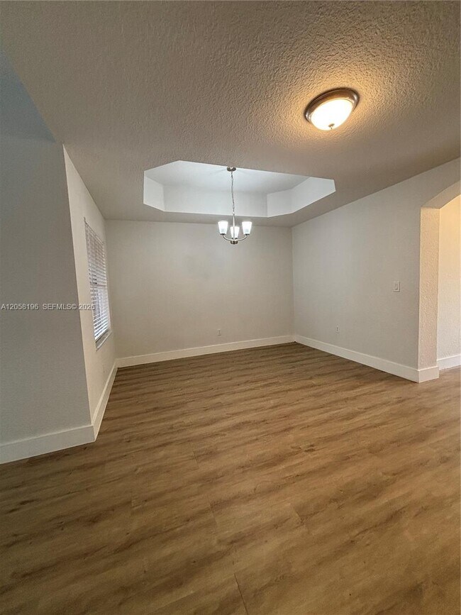 Building Photo - 4931 N Harbor Isles Dr