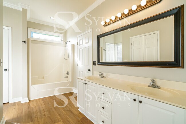 Building Photo - Enjoy Relaxation & Sophistication in this ...