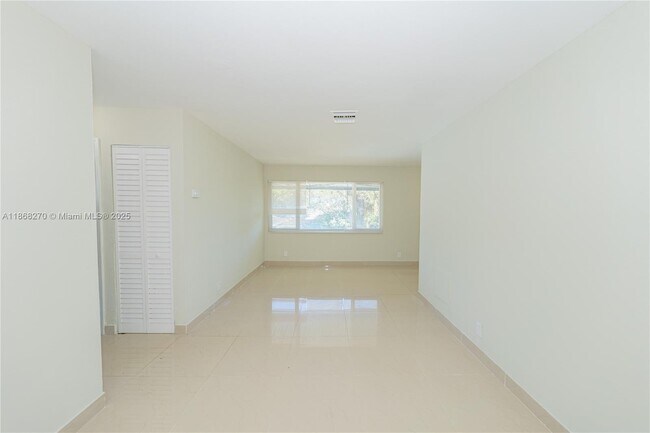 Building Photo - 938 Northern Dr