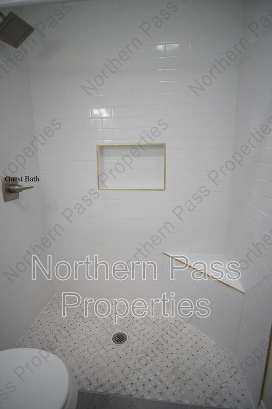 Building Photo - 4573 Bobolink Way