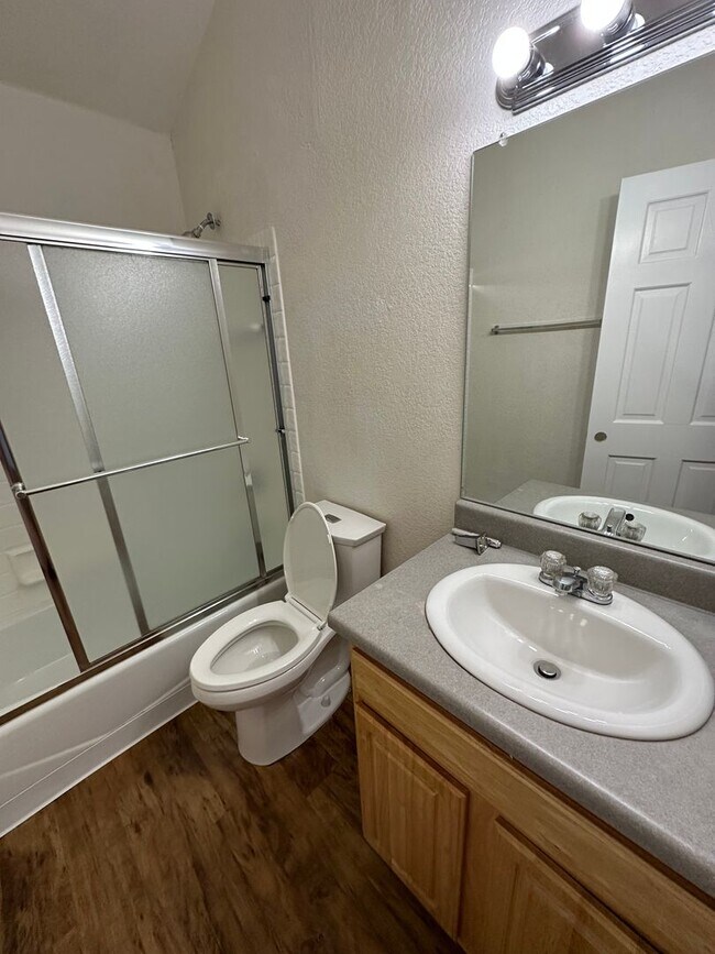 Building Photo - 994 14th St