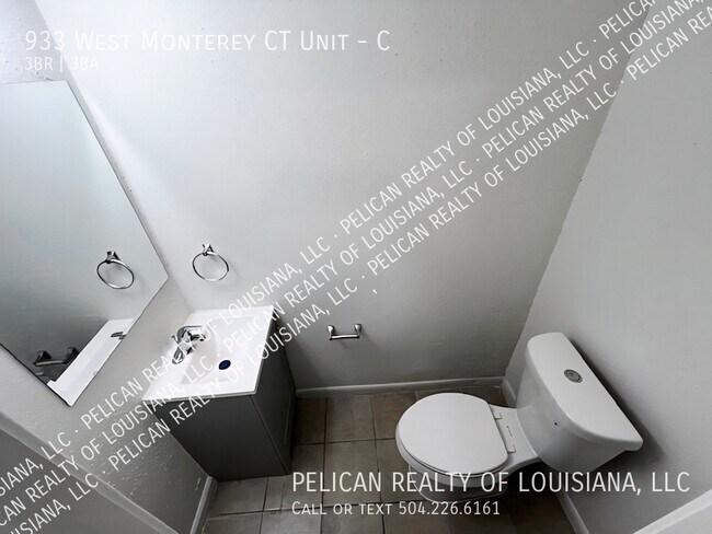 Building Photo - 933 Monterey Ct S