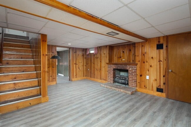 Building Photo - 1220 Hammond Ave