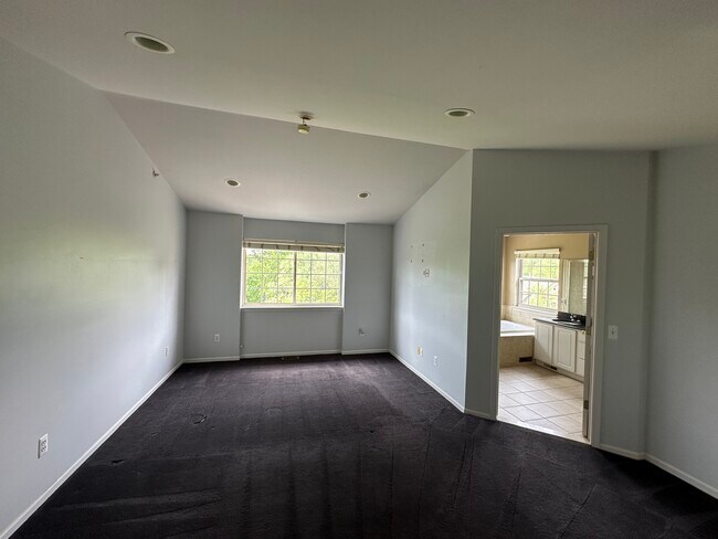 Building Photo - 176 Clubhouse Cir