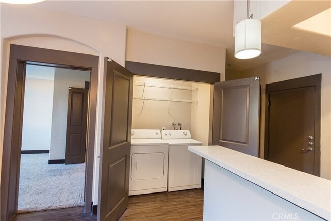 Building Photo - 24585 Town Center Dr