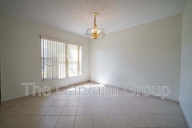 Building Photo - 1215 Kempton Chase Pkwy