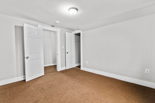 Building Photo - 354 Poplar St