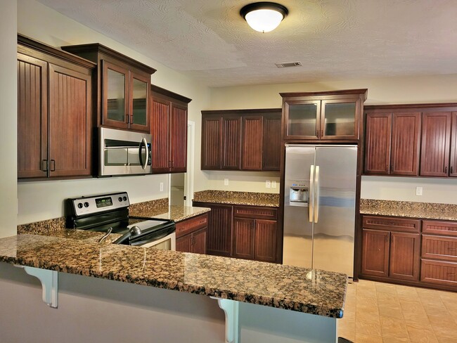 Building Photo - 853 Tyler Woods Dr