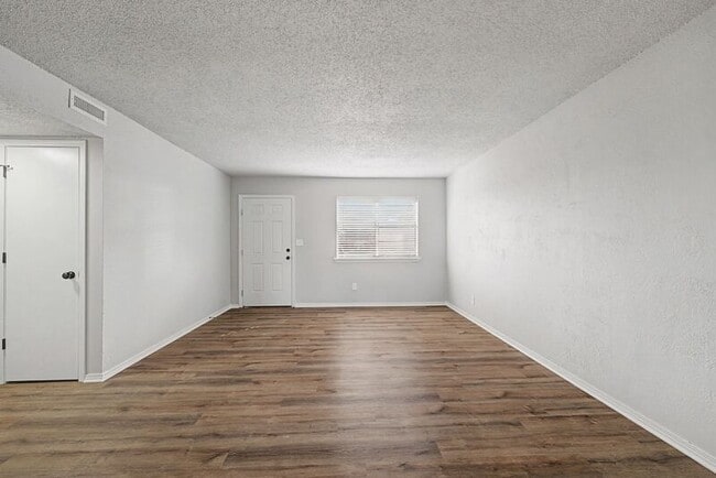 Building Photo - 205A Jefferson St