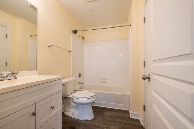 Building Photo - 2 Bedroom at the Woodlands Available NOW