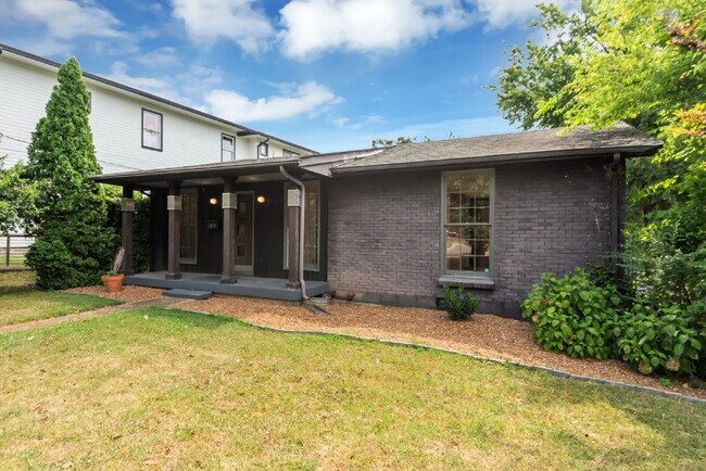 Building Photo - "Charming 3-Bedroom Haven with Gleaming Hardwood Floors in Vibrant Nashville Neighborhood!"